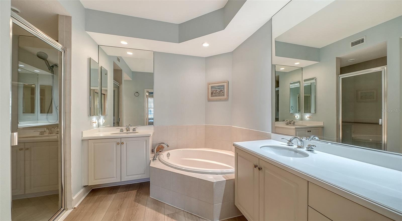 BOTANICA PARISIENNE GARDENS - Residential