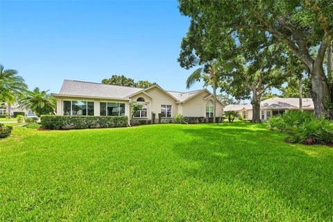 Photo of 1131 Golfview Woods Drive, Ruskin, FL 33573 (MLS # TB8545317)