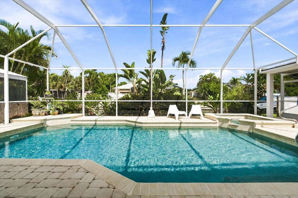 Photo of 1741 Stanford Lane, Sarasota, FL 34231 (MLS # A4707228)