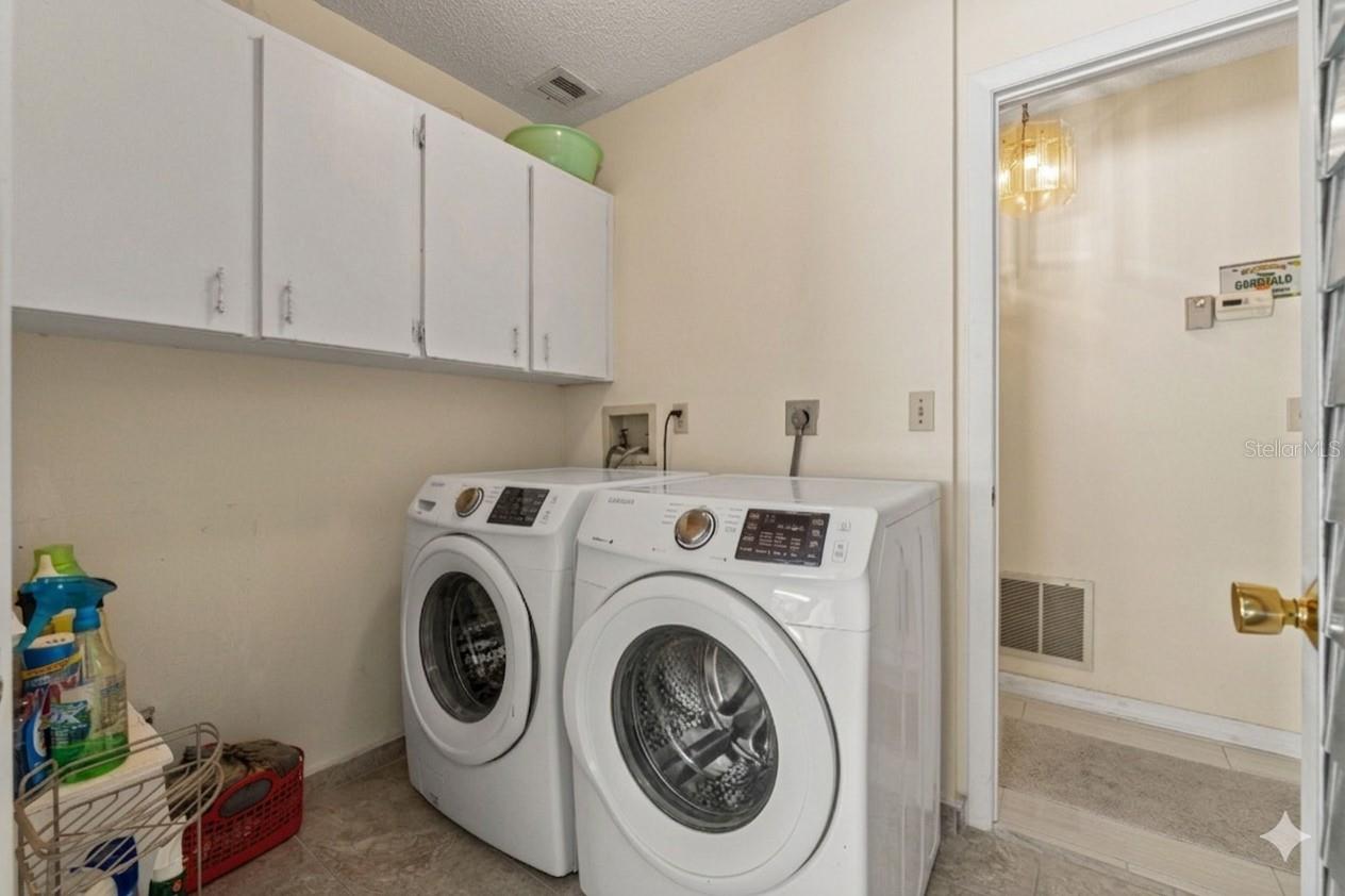 TIMBER OAKS - Residential