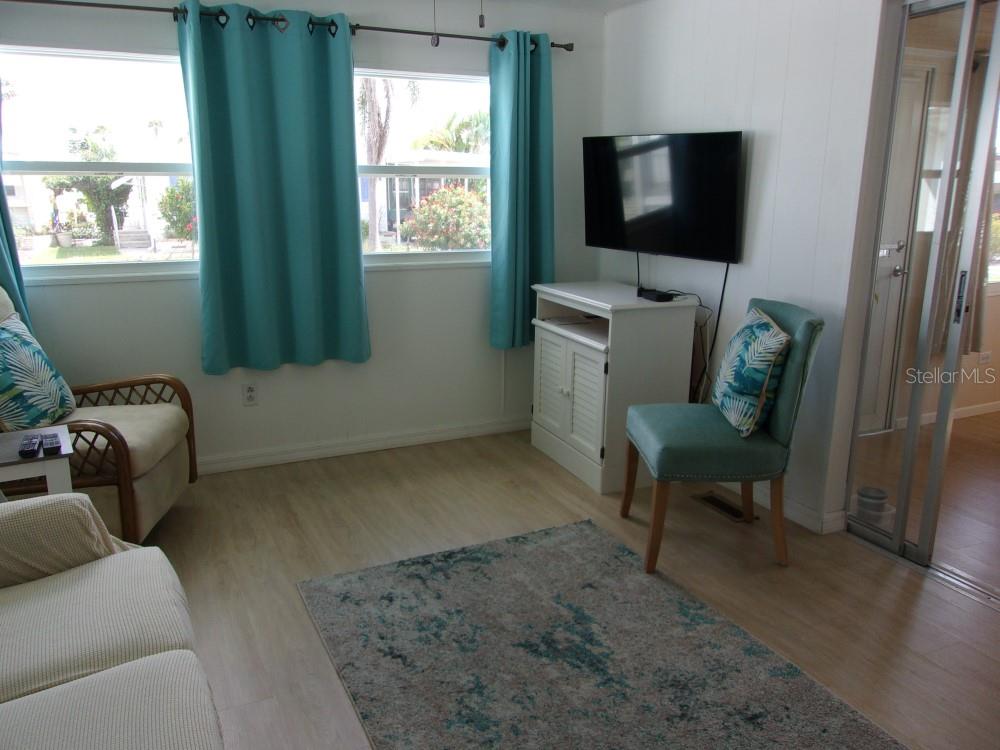 COUNTRY CLUB ESTATES - Residential