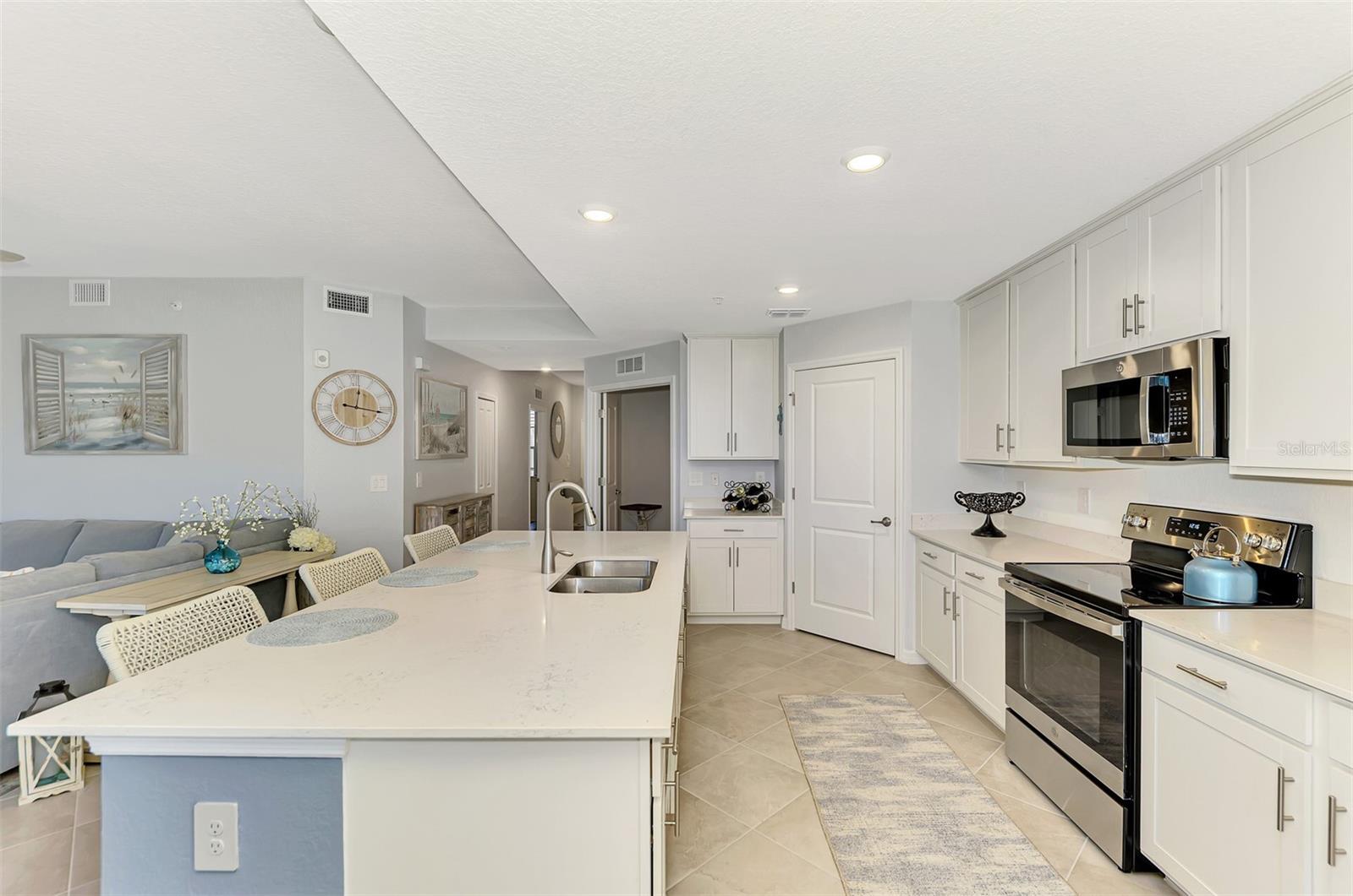 WELLEN PARK GOLF AND COUNTRY CLUB - Residential