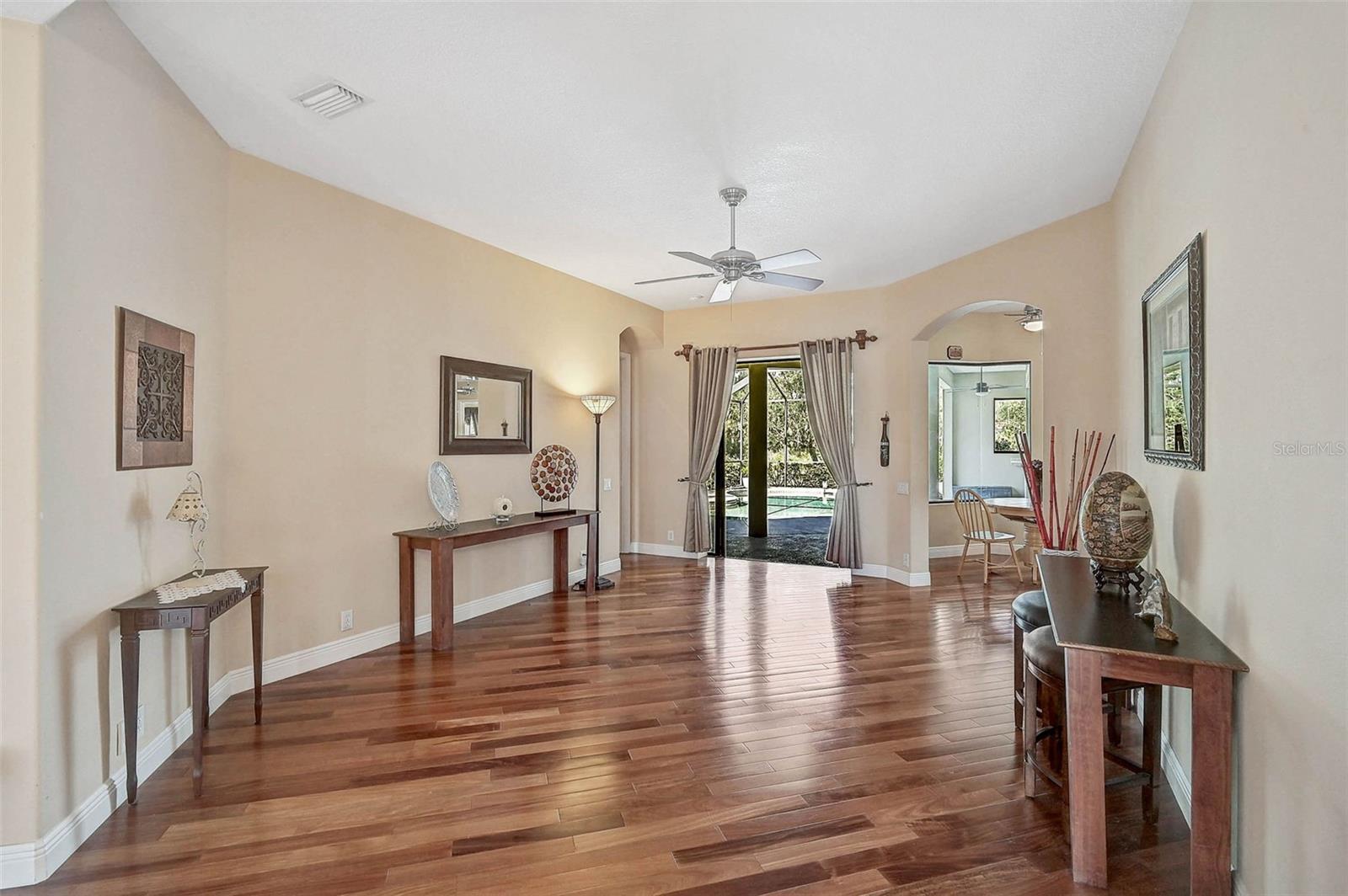 306 COUNTRY MEADOWS WAY