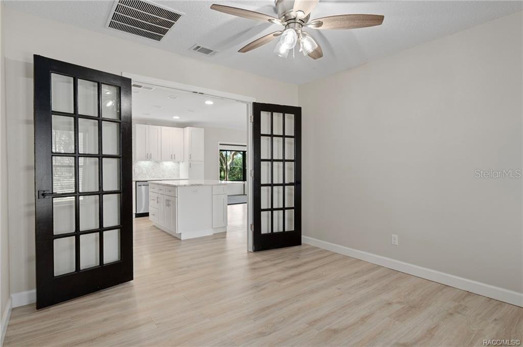 CONNELL LAKE ESTATES - Residential