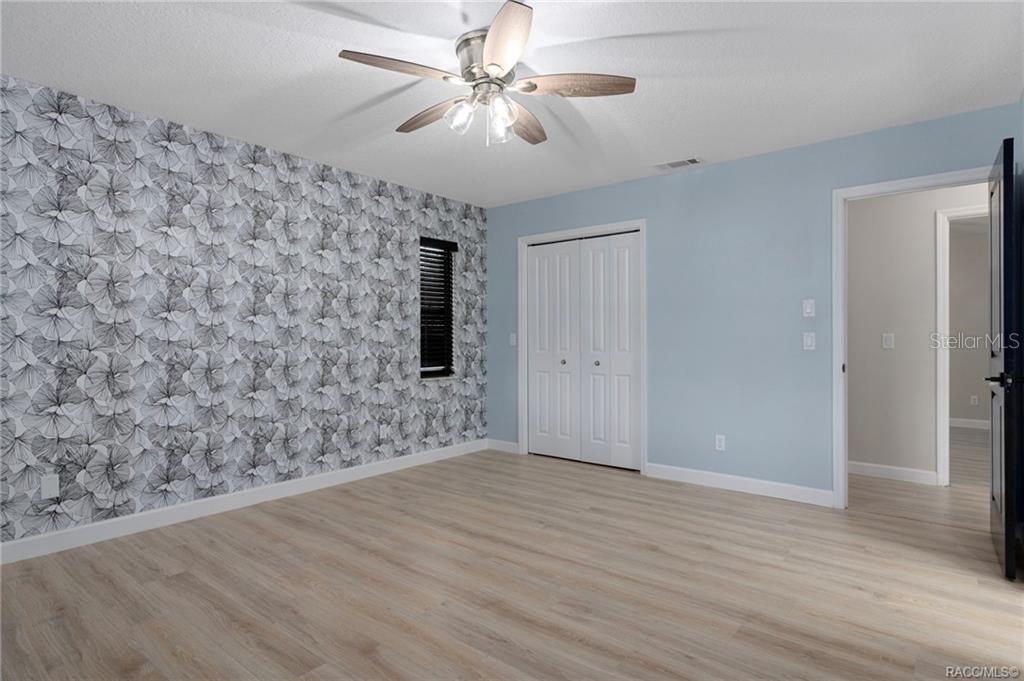 CONNELL LAKE ESTATES - Residential