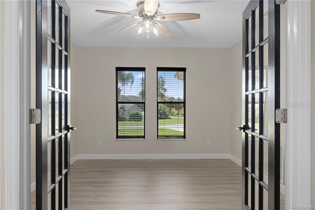 CONNELL LAKE ESTATES - Residential