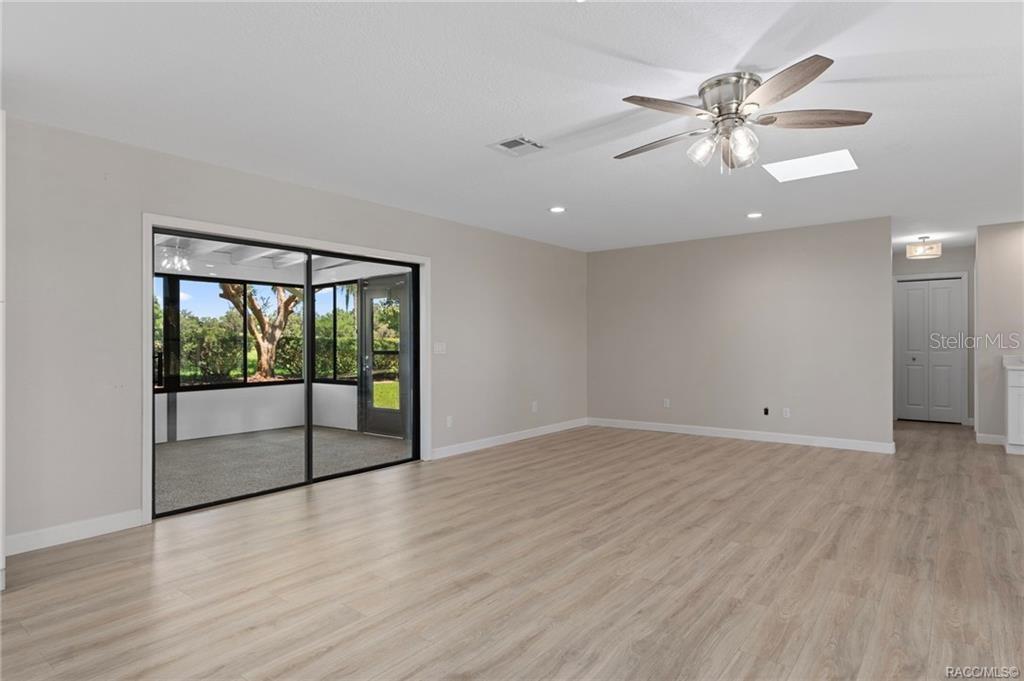 CONNELL LAKE ESTATES - Residential