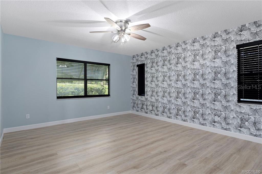 CONNELL LAKE ESTATES - Residential