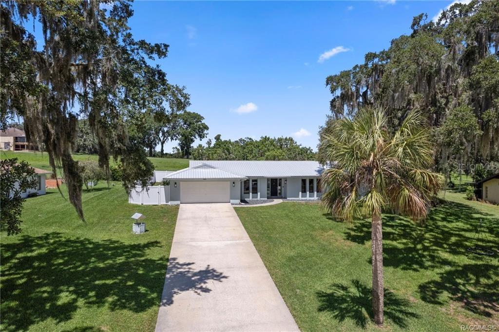 CONNELL LAKE ESTATES - Residential