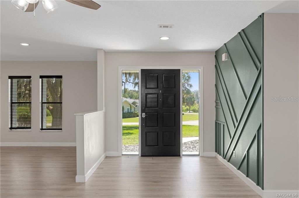 CONNELL LAKE ESTATES - Residential
