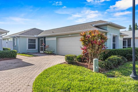 A home in WINTER HAVEN