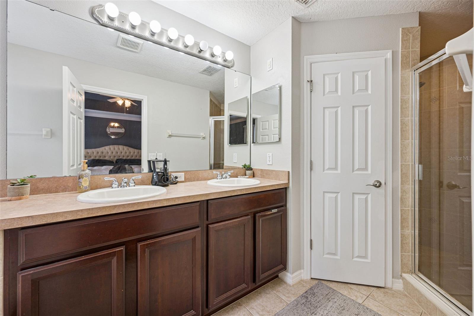 CLAYTON CROSSING TWNHMS - Residential