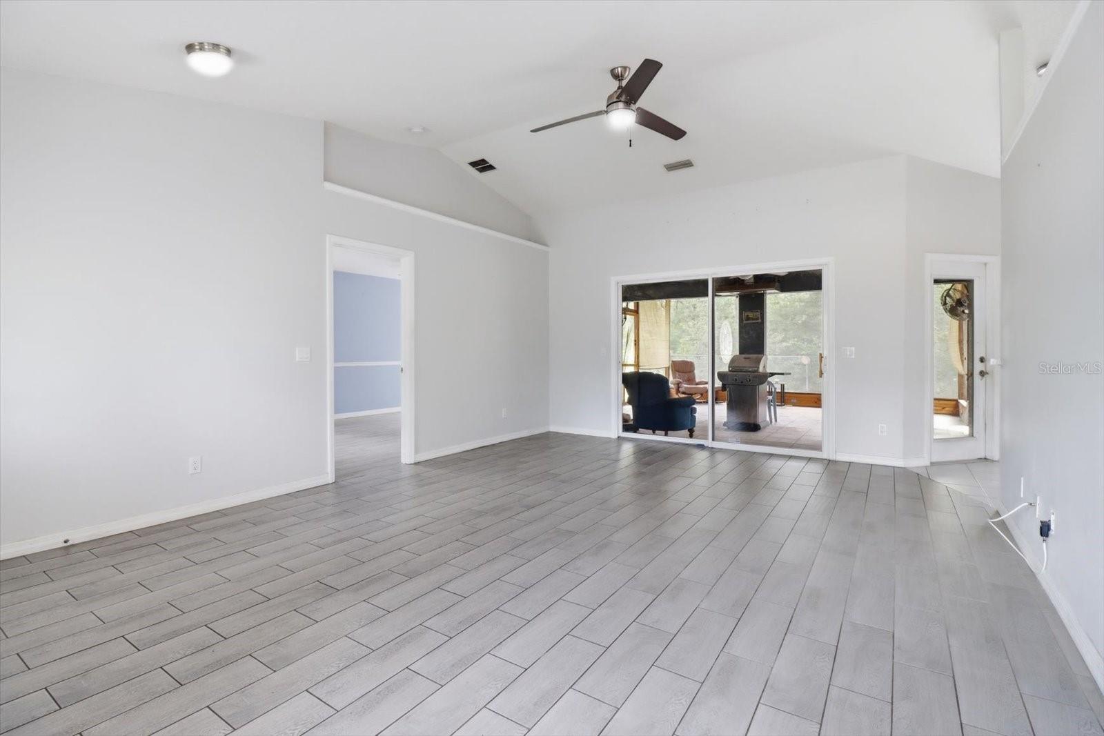 CITRUS SPGS UNIT 14 - Residential