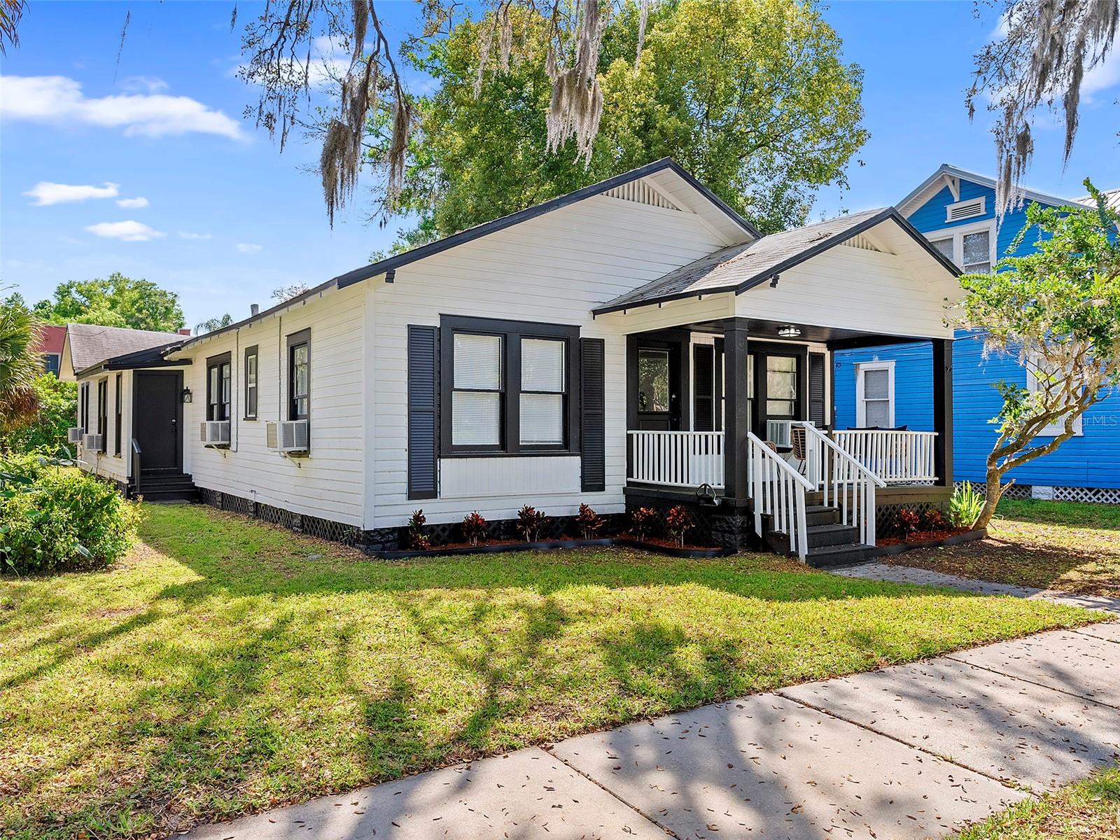 BEG 138 FT E OF SE COR BROADWAY & HARWOOD RUN E 62 - Residential