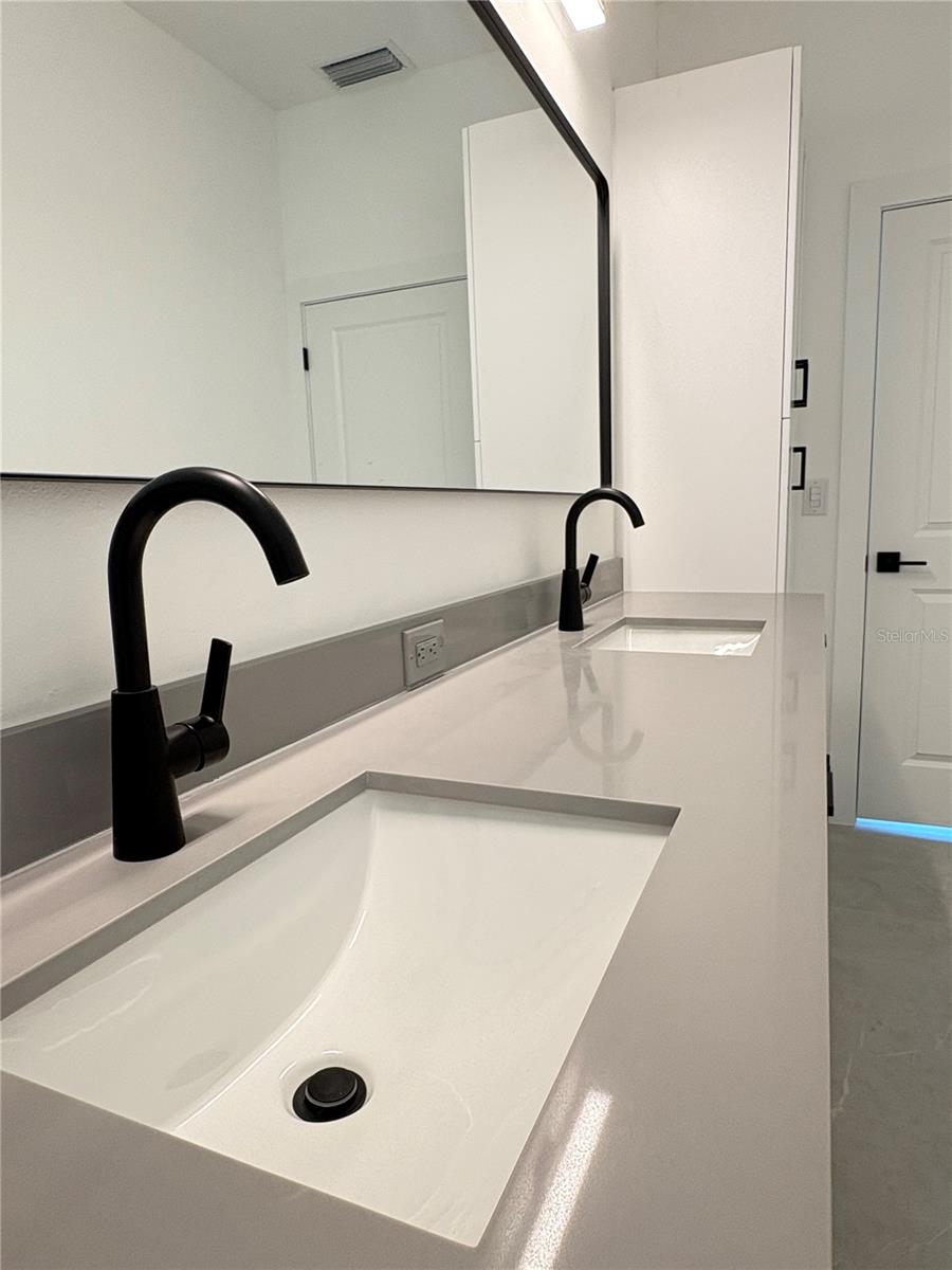PORT CHARLOTTE SUB 33 - Residential Lease