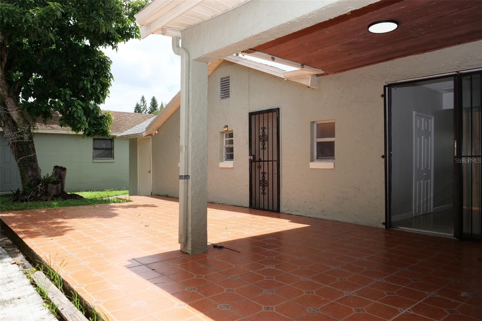 MICHIGAN AVE PARK - Residential Lease