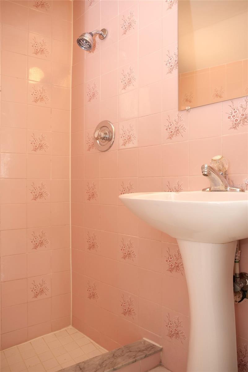 MICHIGAN AVE PARK - Residential Lease