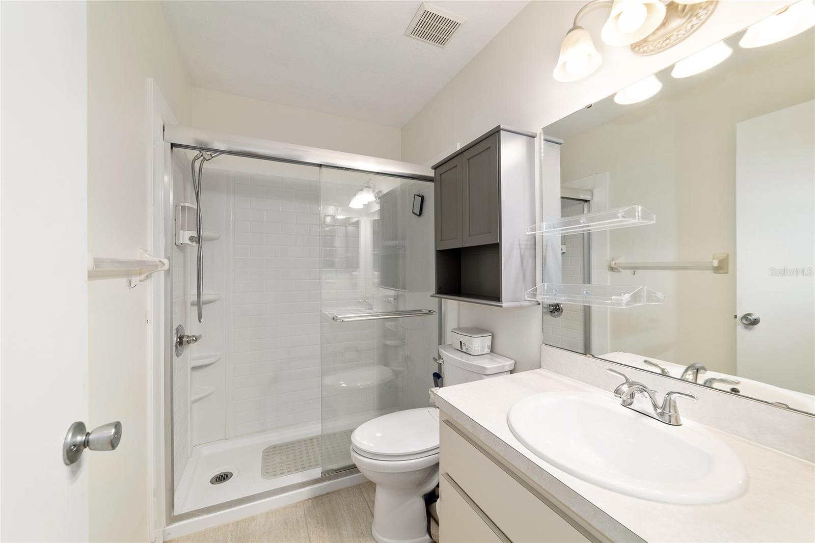 ON TOP OF THE WORLD - Residential