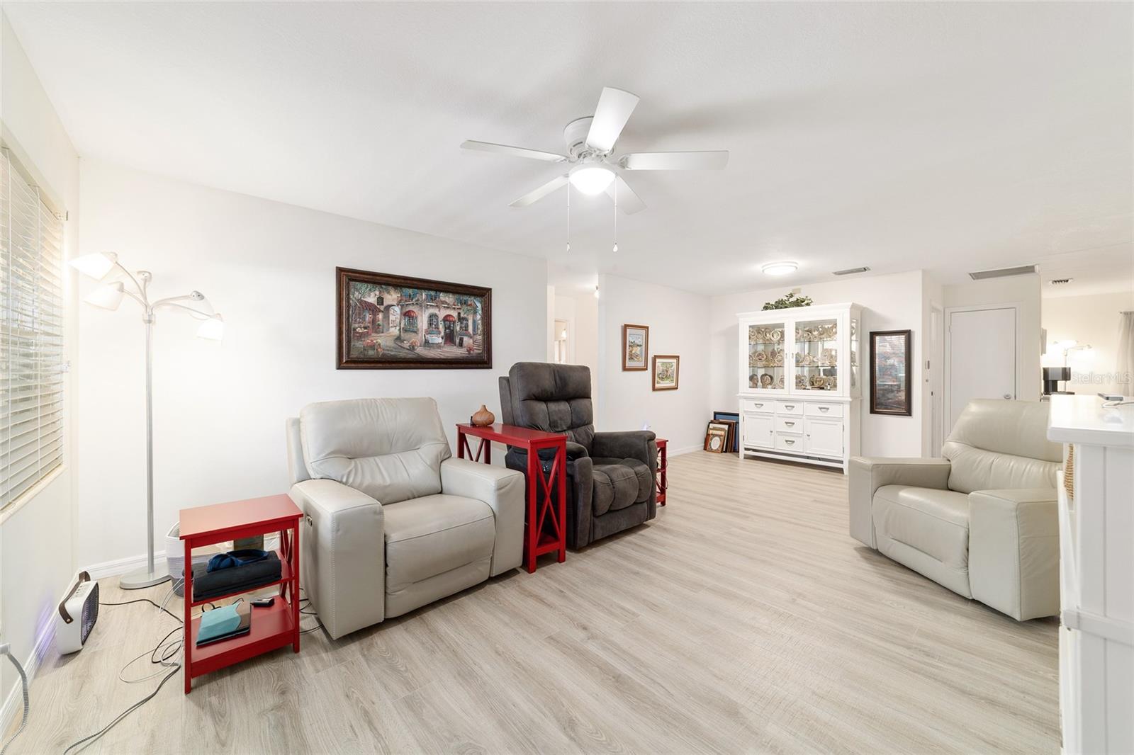 ON TOP OF THE WORLD - Residential