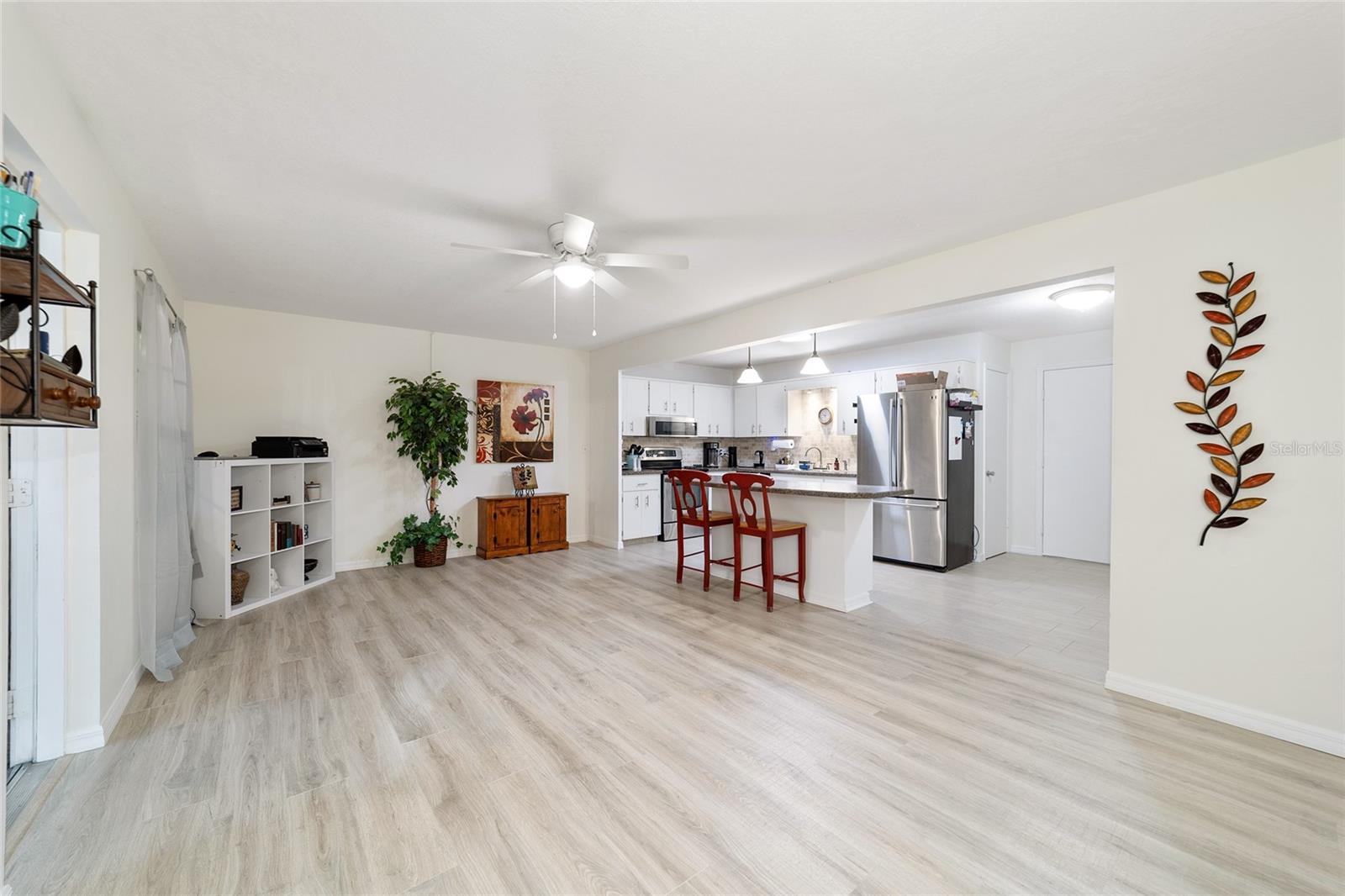 ON TOP OF THE WORLD - Residential