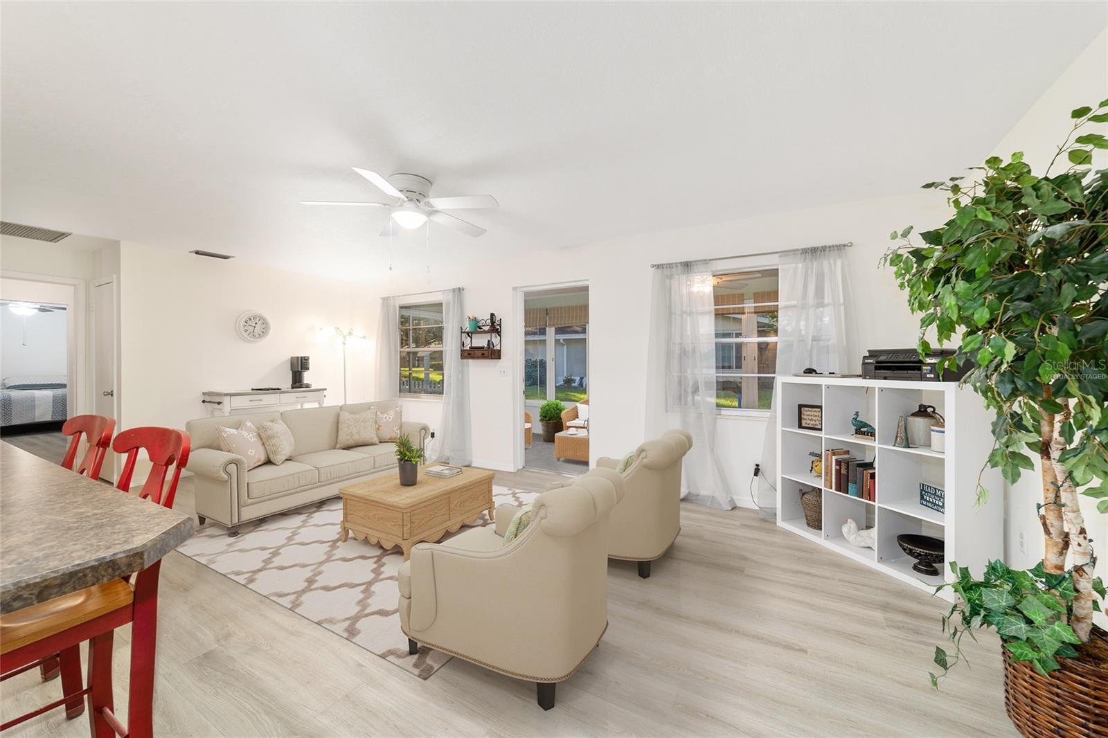 ON TOP OF THE WORLD - Residential