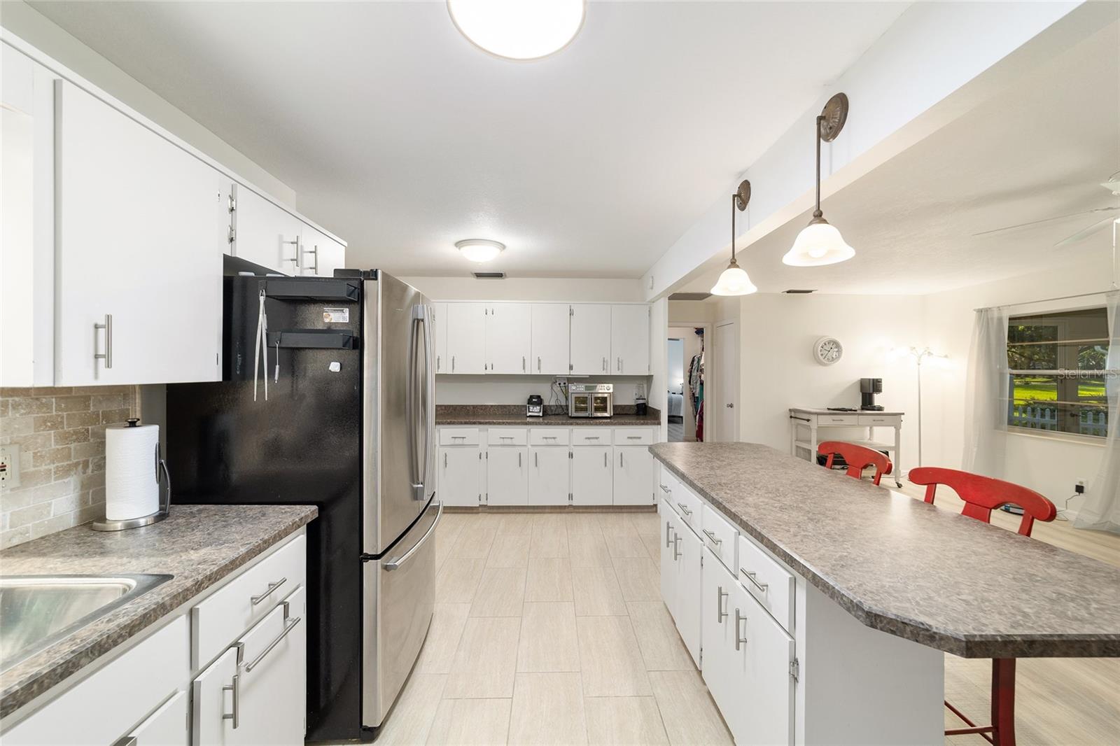 ON TOP OF THE WORLD - Residential