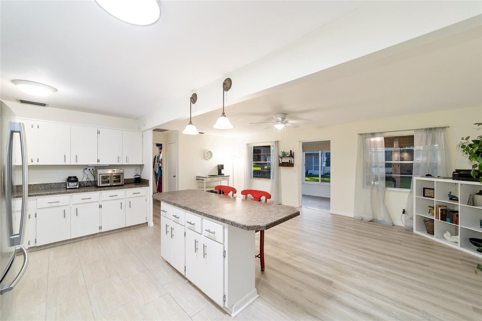 ON TOP OF THE WORLD - Residential