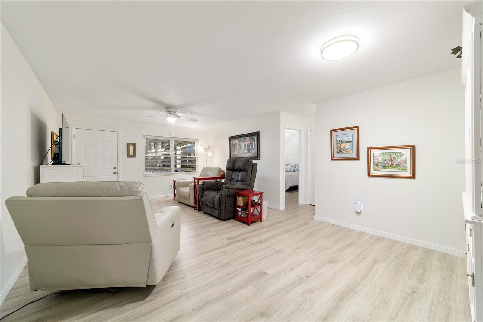 ON TOP OF THE WORLD - Residential