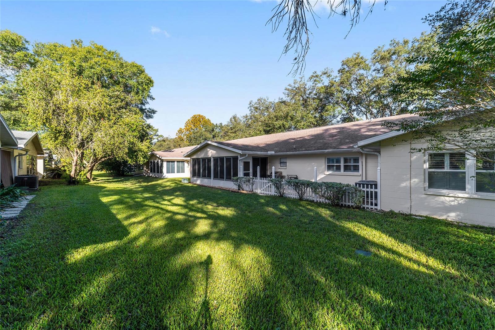 ON TOP OF THE WORLD - Residential