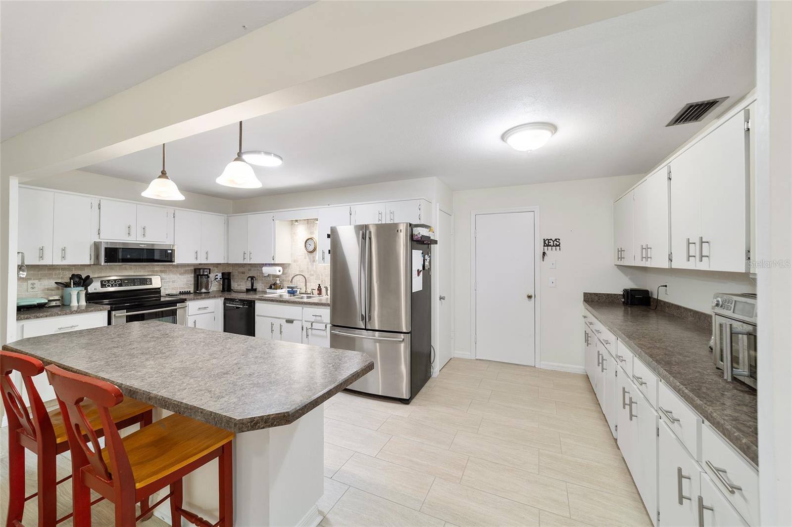 ON TOP OF THE WORLD - Residential