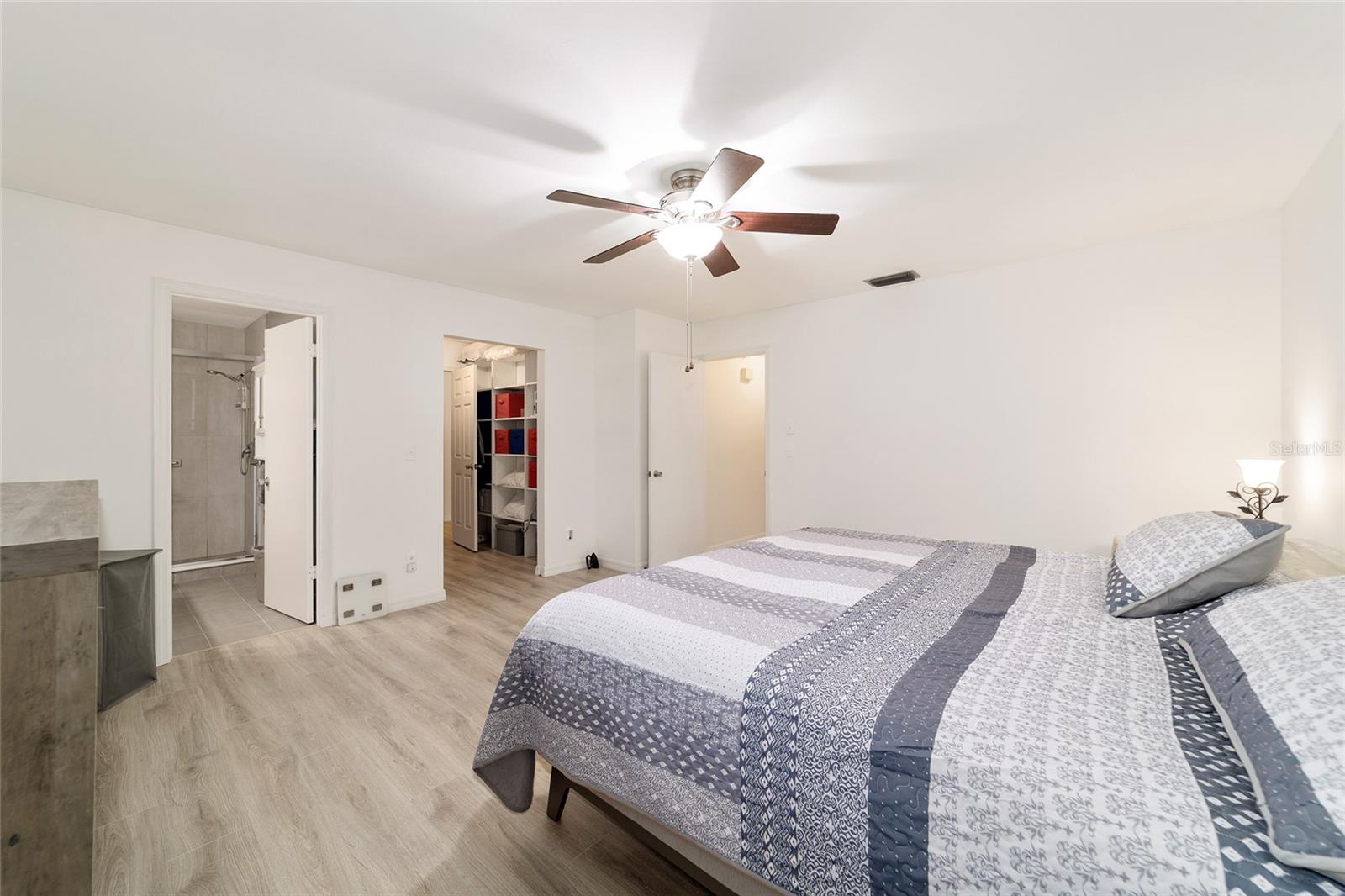 ON TOP OF THE WORLD - Residential