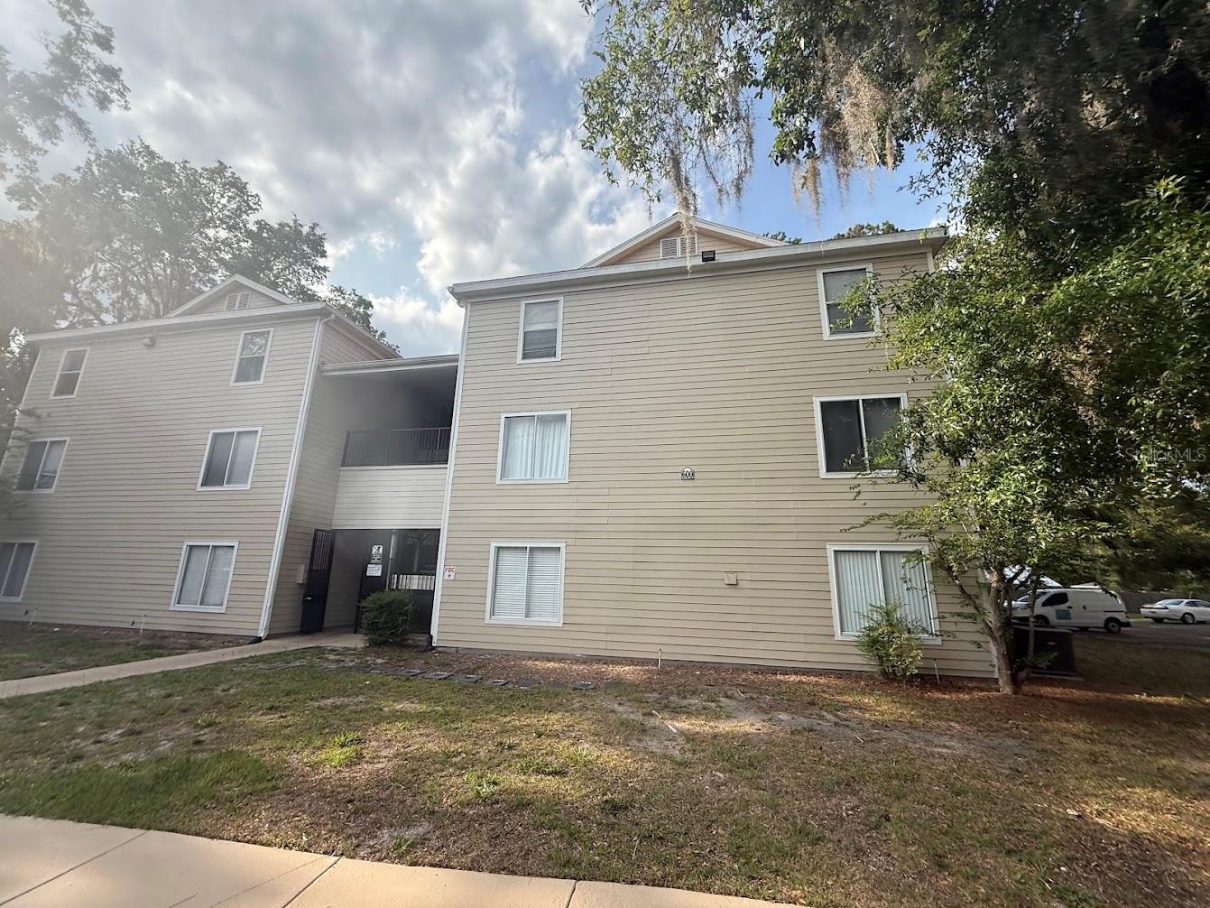 3800 SW 20TH AVENUE 611