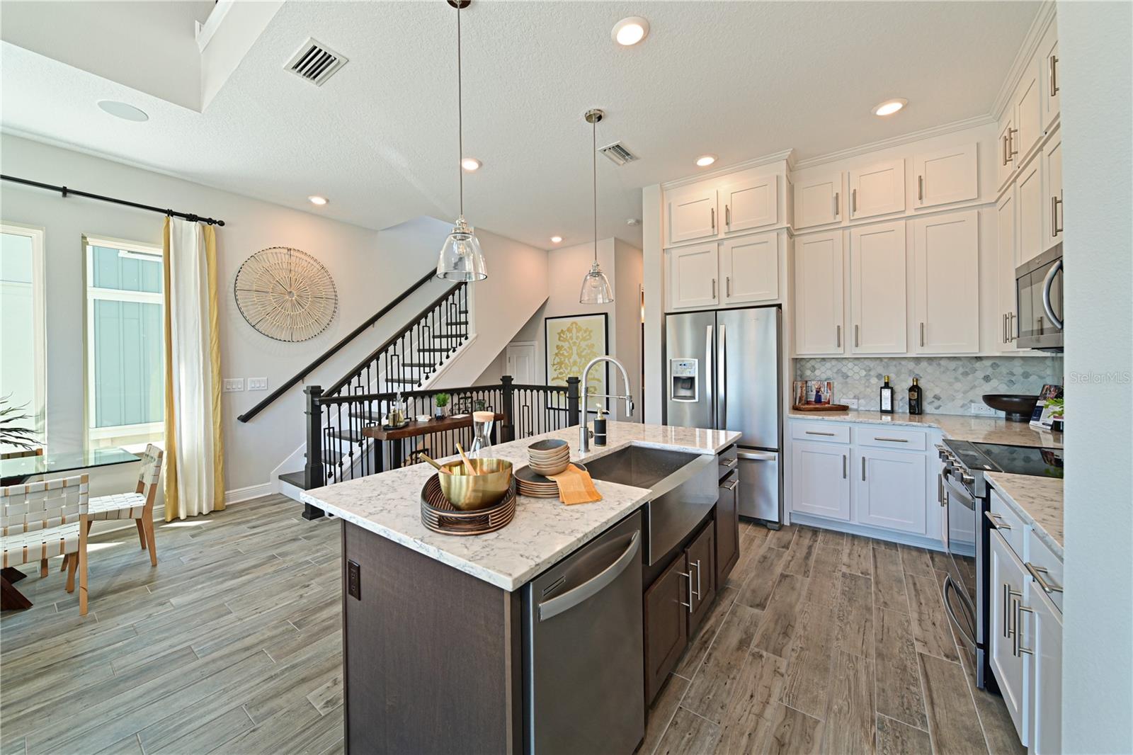 2401 EZZELL COURT