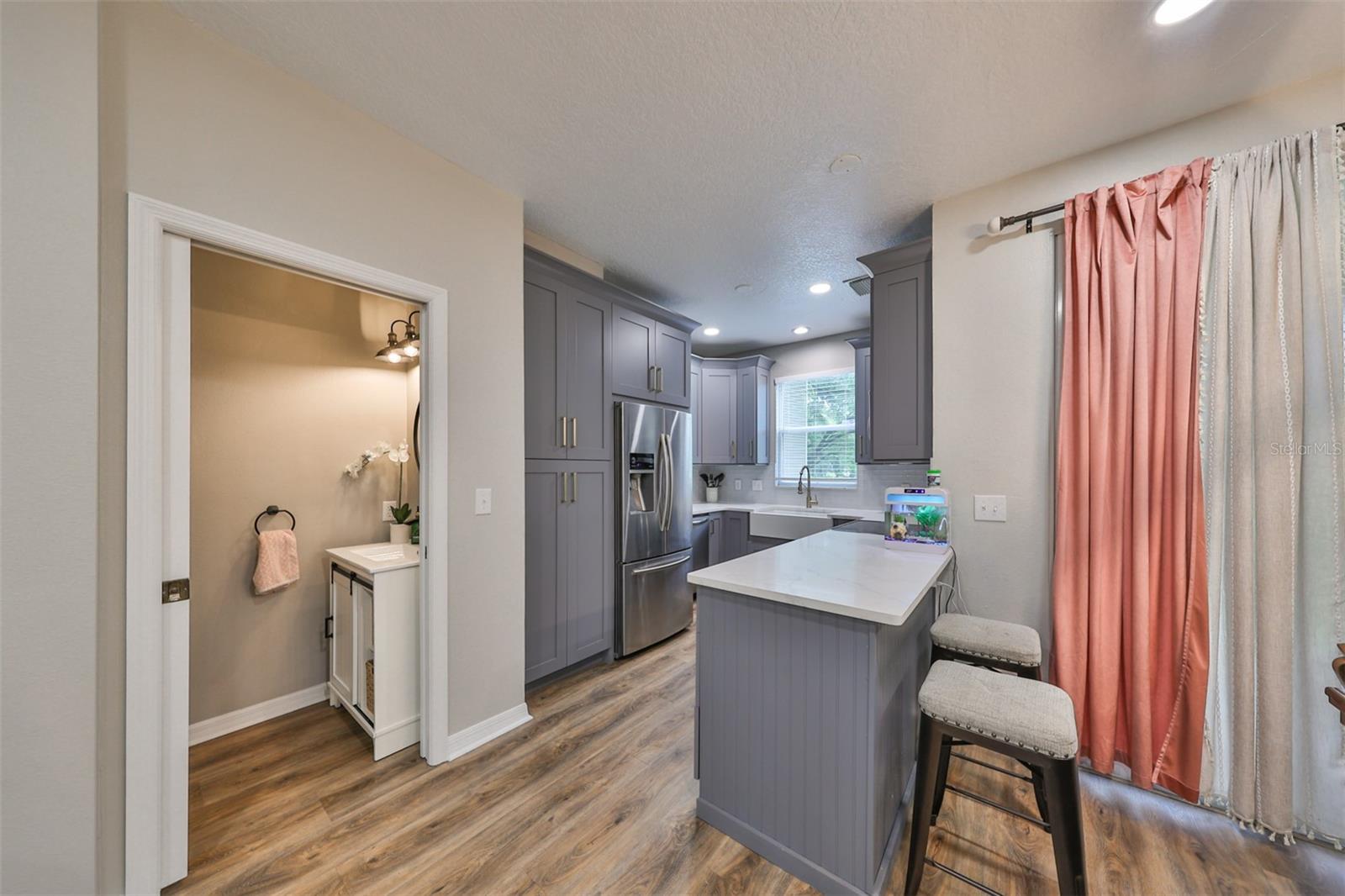 OAK VALLEY TWNHMS - Residential