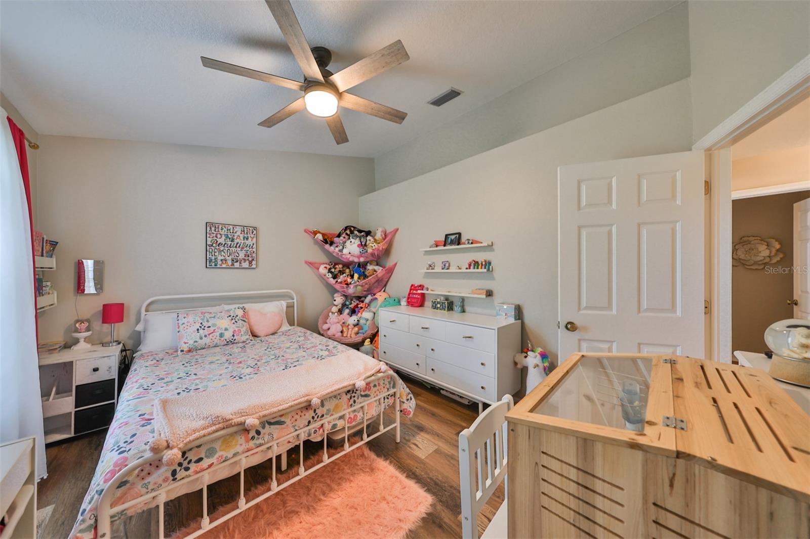 OAK VALLEY TWNHMS - Residential