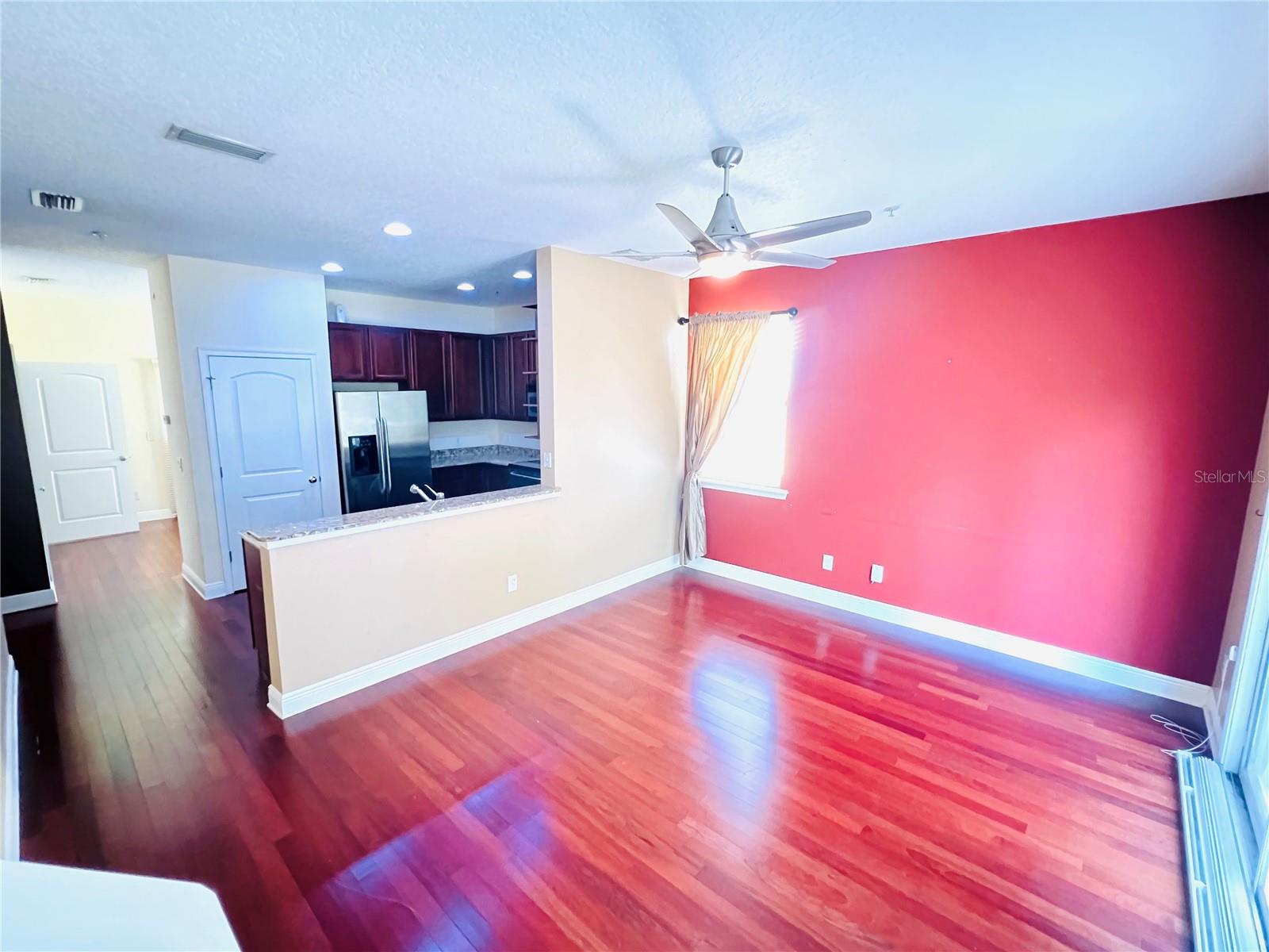 5 W HARDING STREET E