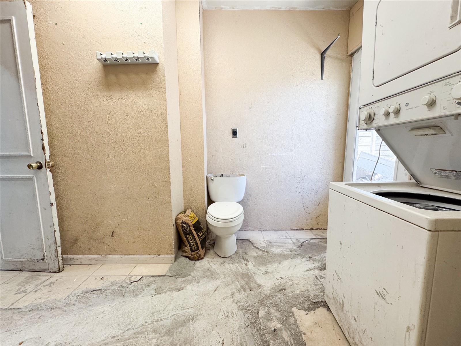 1936 N ALLENDALE AVENUE