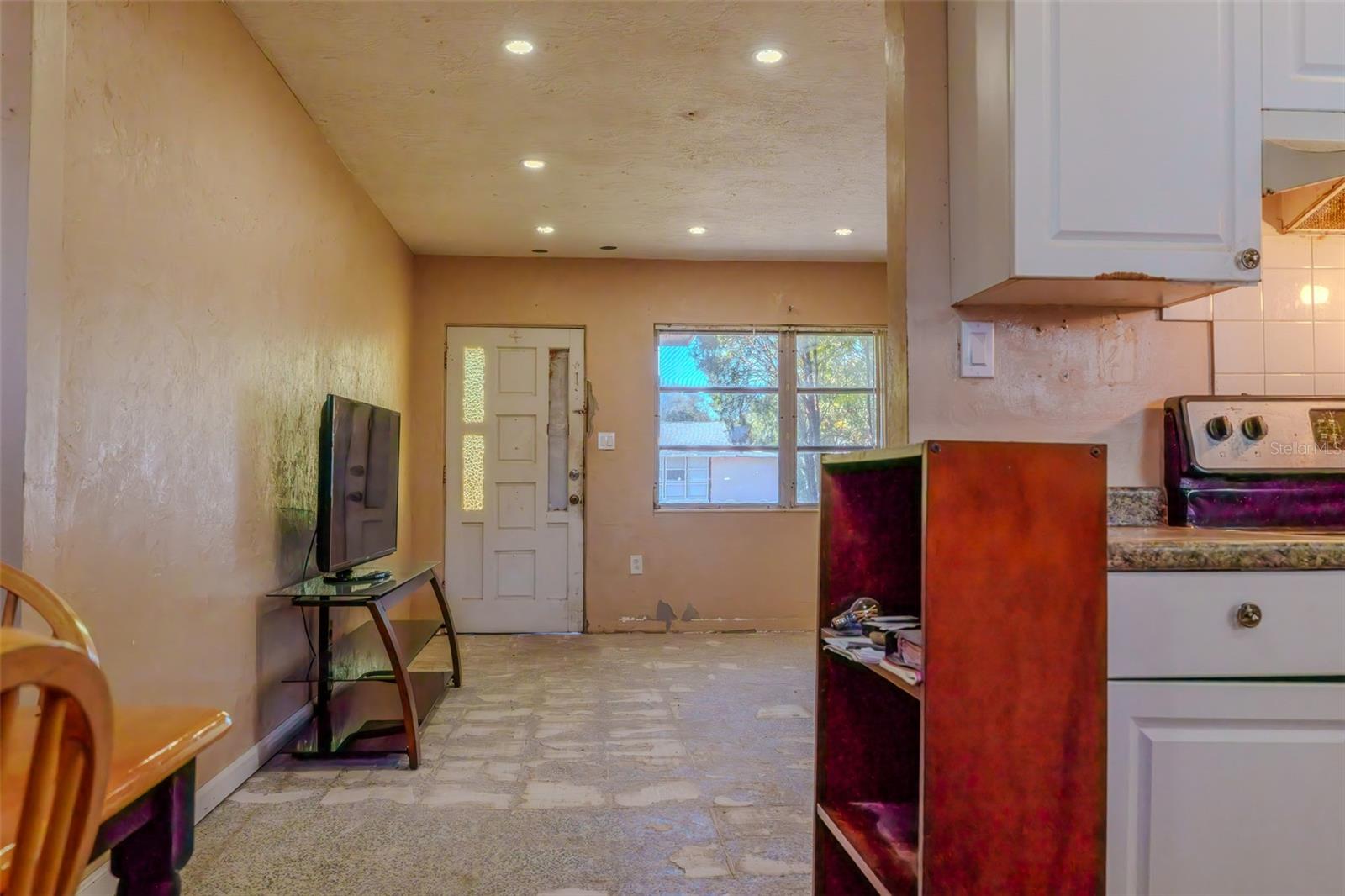 LEISURE LAKES - Residential