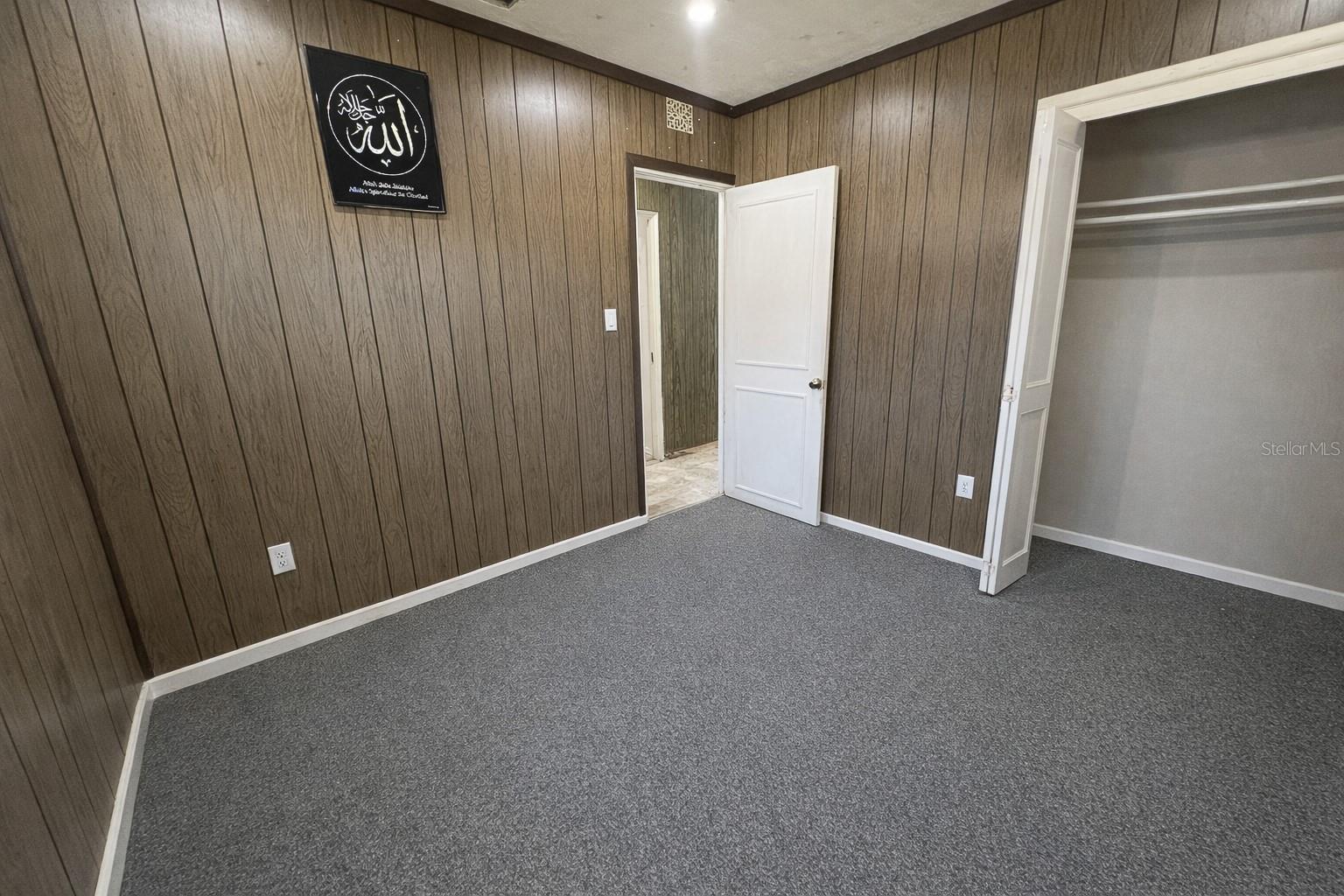 1936 N ALLENDALE AVENUE