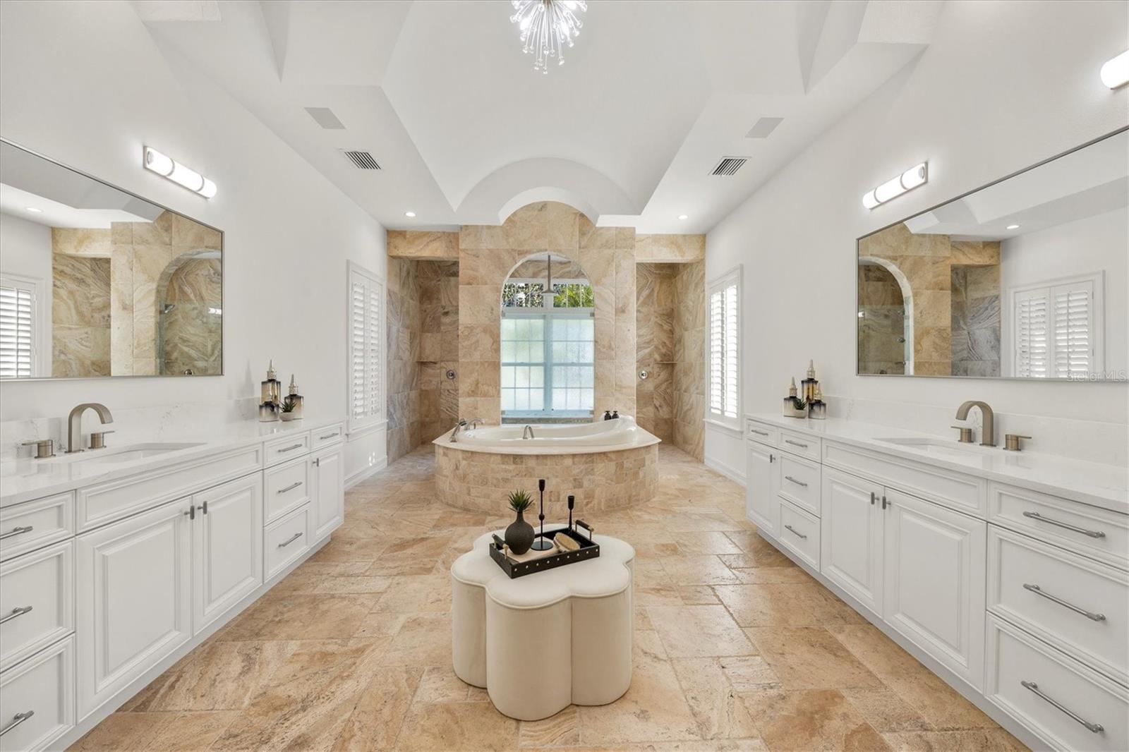 LAKE CLUB - Residential