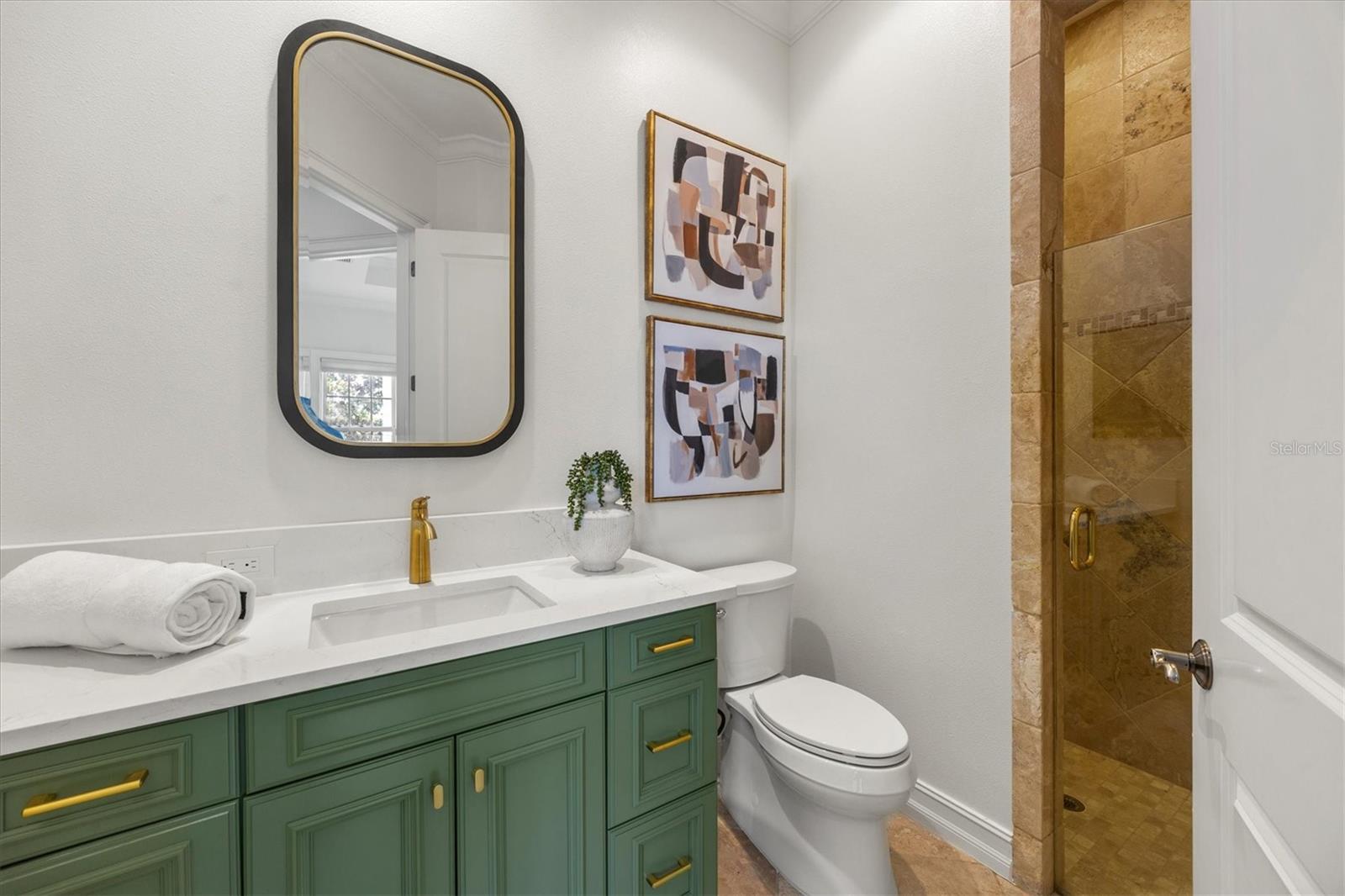 LAKE CLUB - Residential