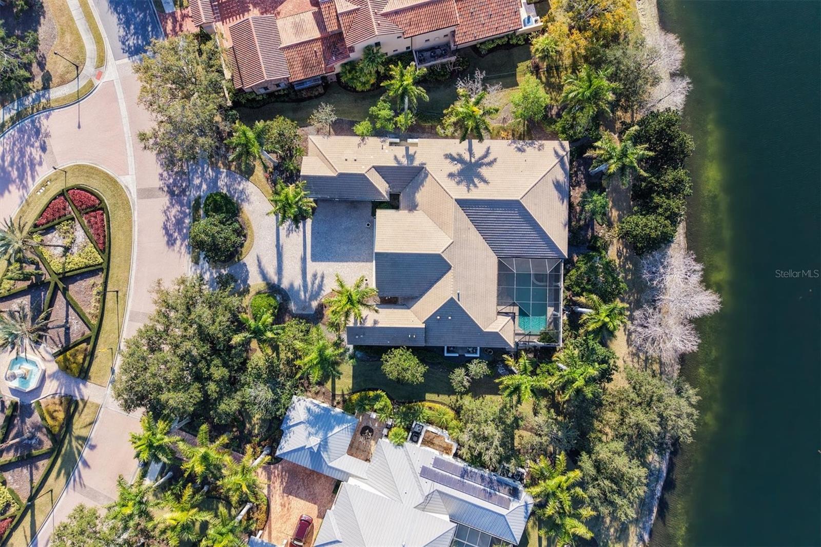 LAKE CLUB - Residential