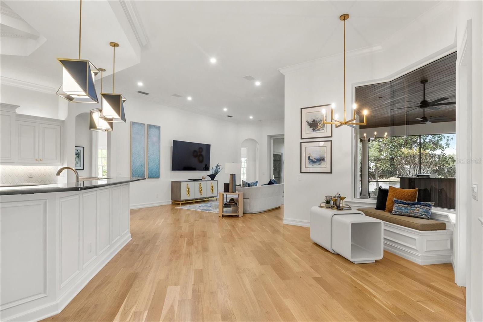 LAKE CLUB - Residential