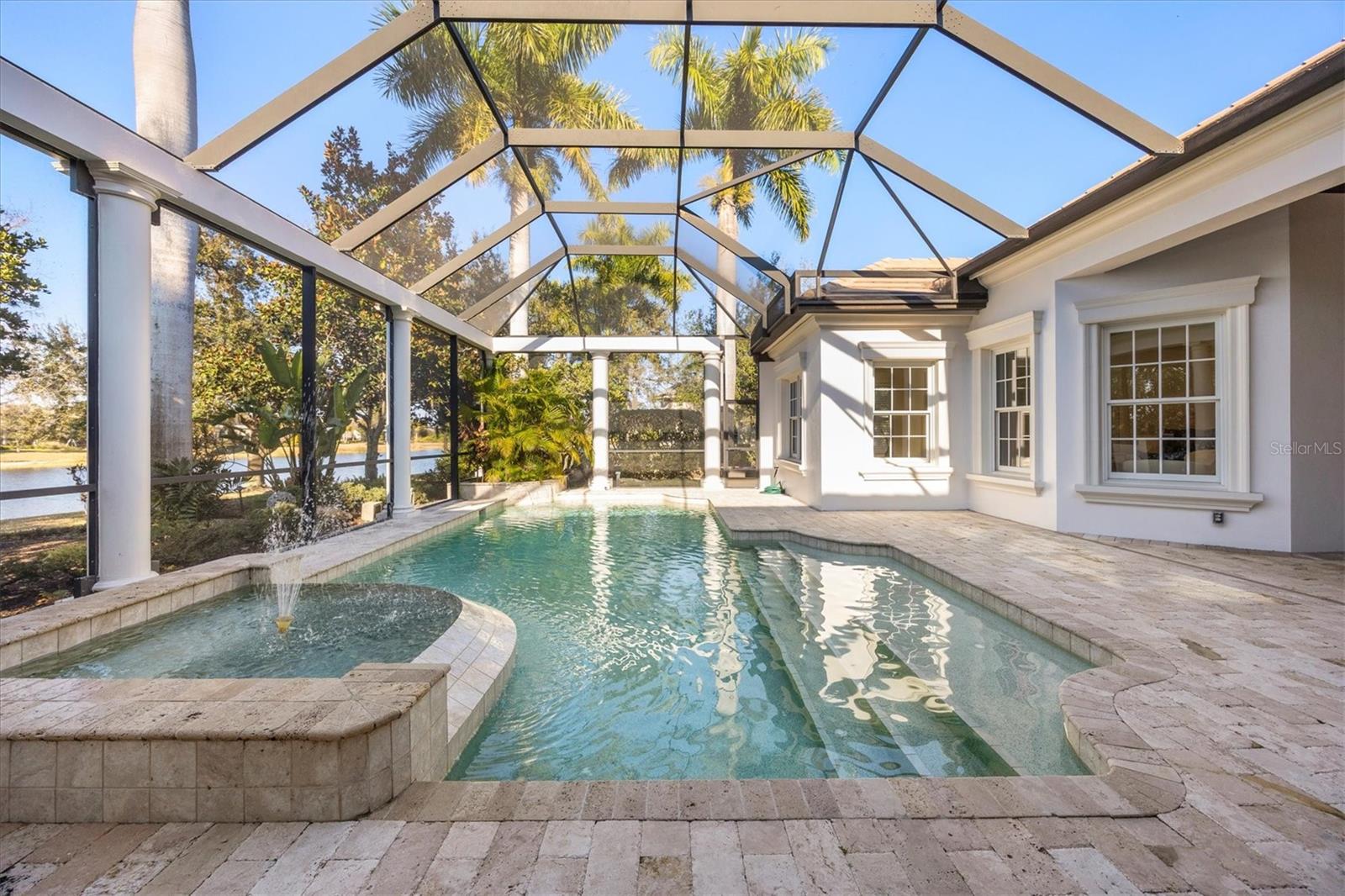 LAKE CLUB - Residential