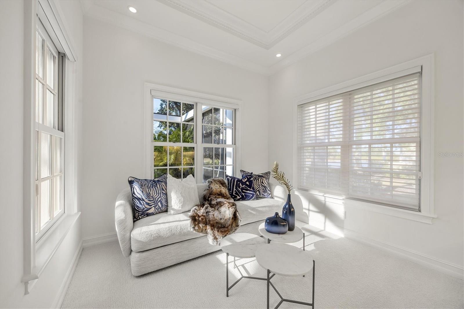 LAKE CLUB - Residential