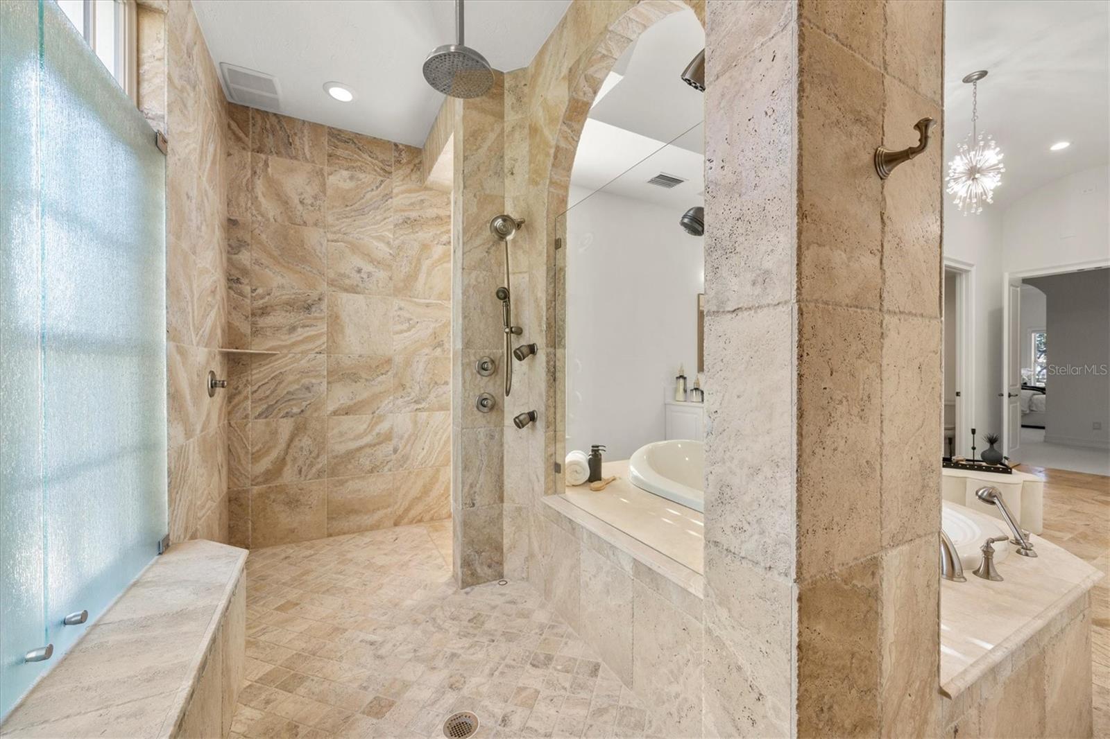 LAKE CLUB - Residential