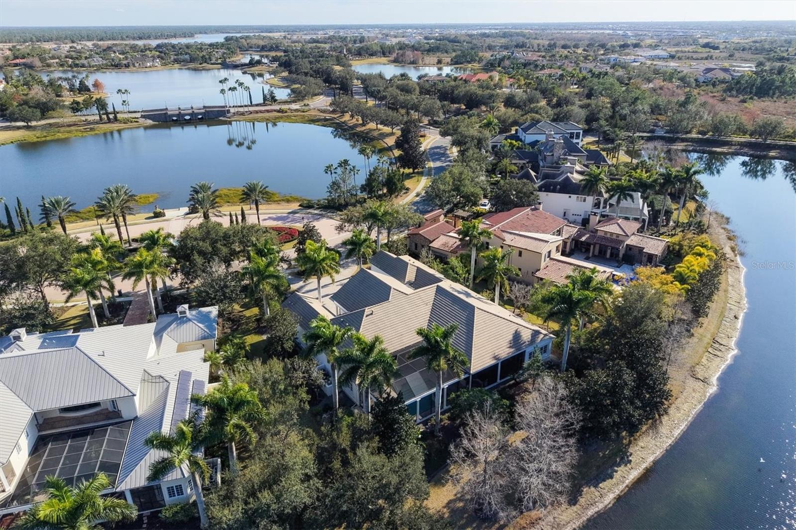 LAKE CLUB - Residential