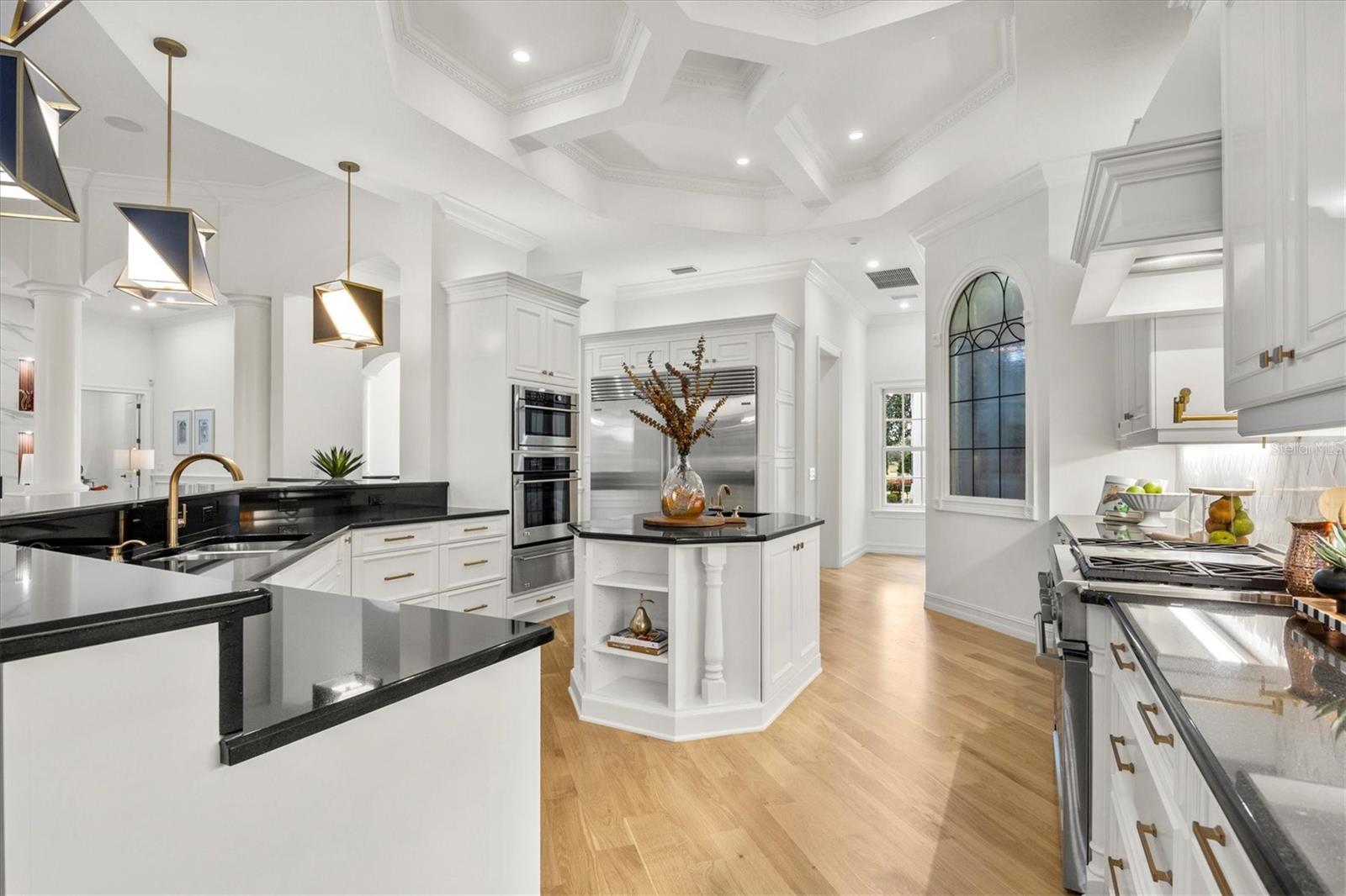 LAKE CLUB - Residential