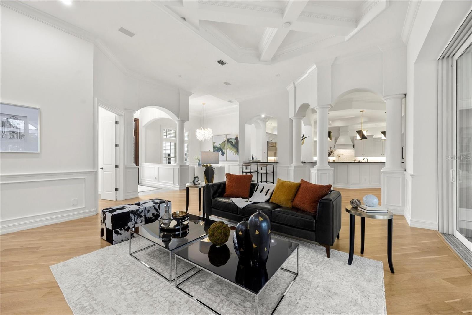 LAKE CLUB - Residential