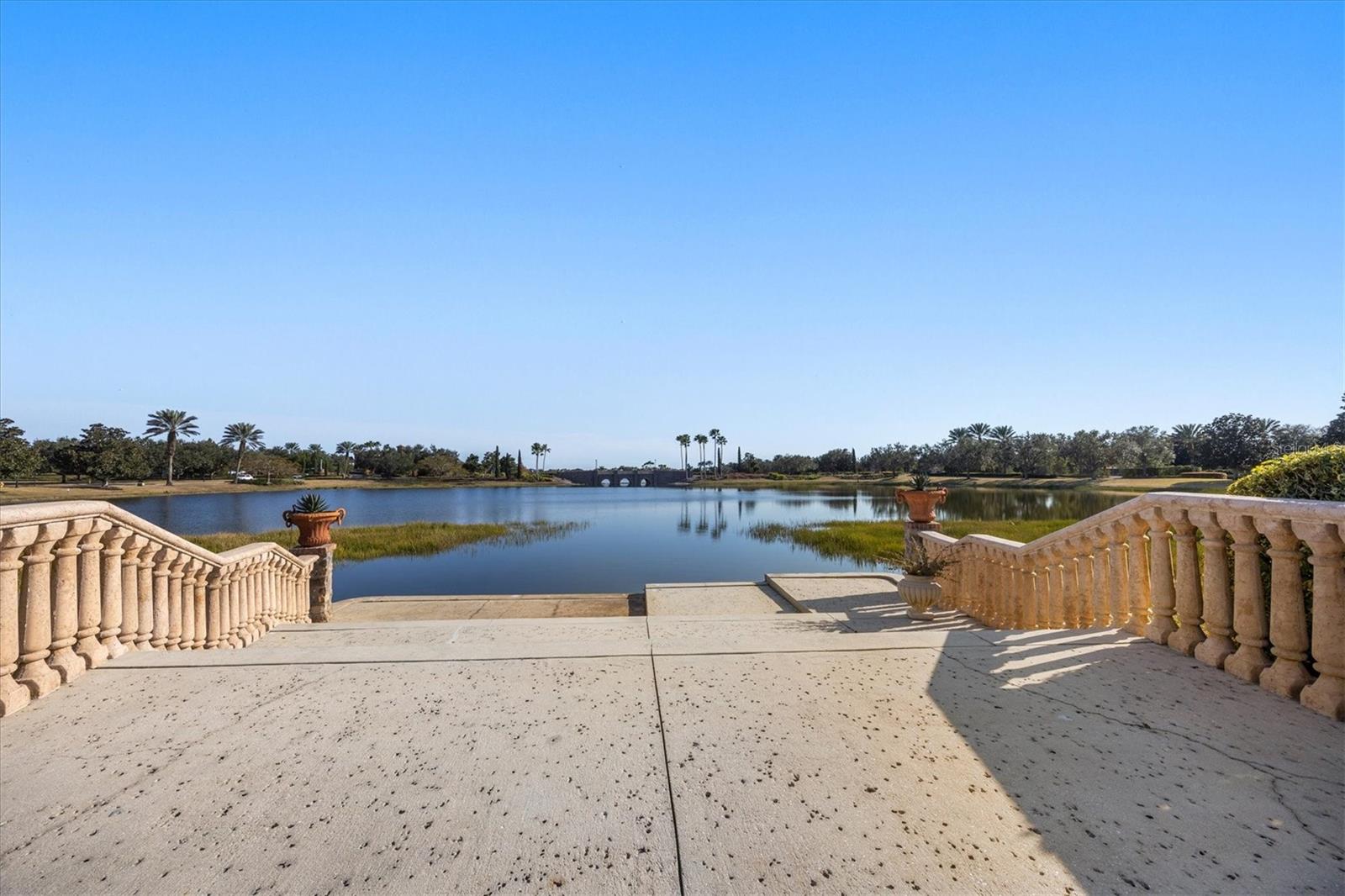 LAKE CLUB - Residential